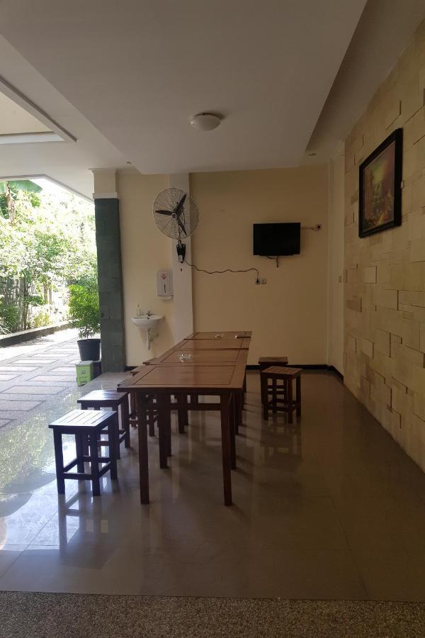 Oyo 2671 Wisma Djaja Syariah Bojonegoro Exterior photo