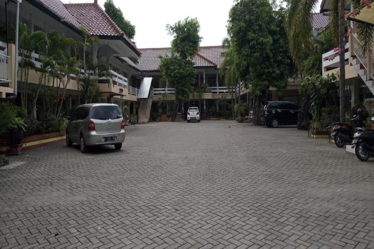 Oyo 2671 Wisma Djaja Syariah Bojonegoro Exterior photo